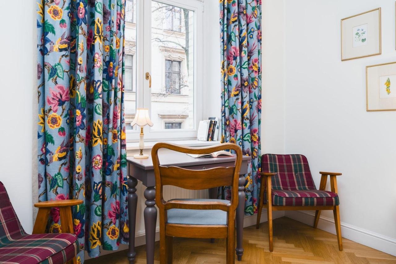 Classy Old Town Suites - By Upstairs Krakau Buitenkant foto
