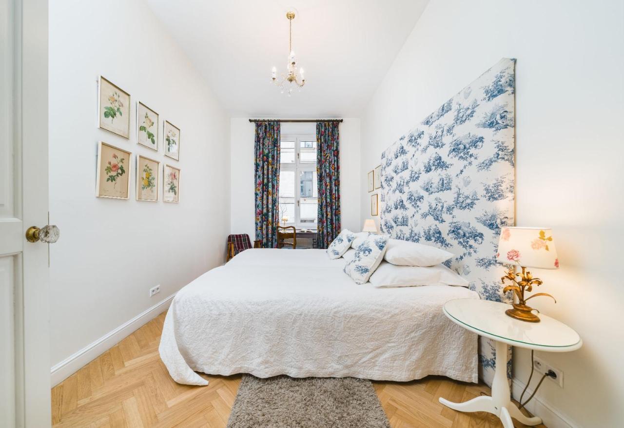Classy Old Town Suites - By Upstairs Krakau Buitenkant foto