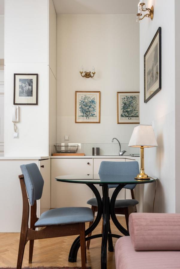 Classy Old Town Suites - By Upstairs Krakau Buitenkant foto