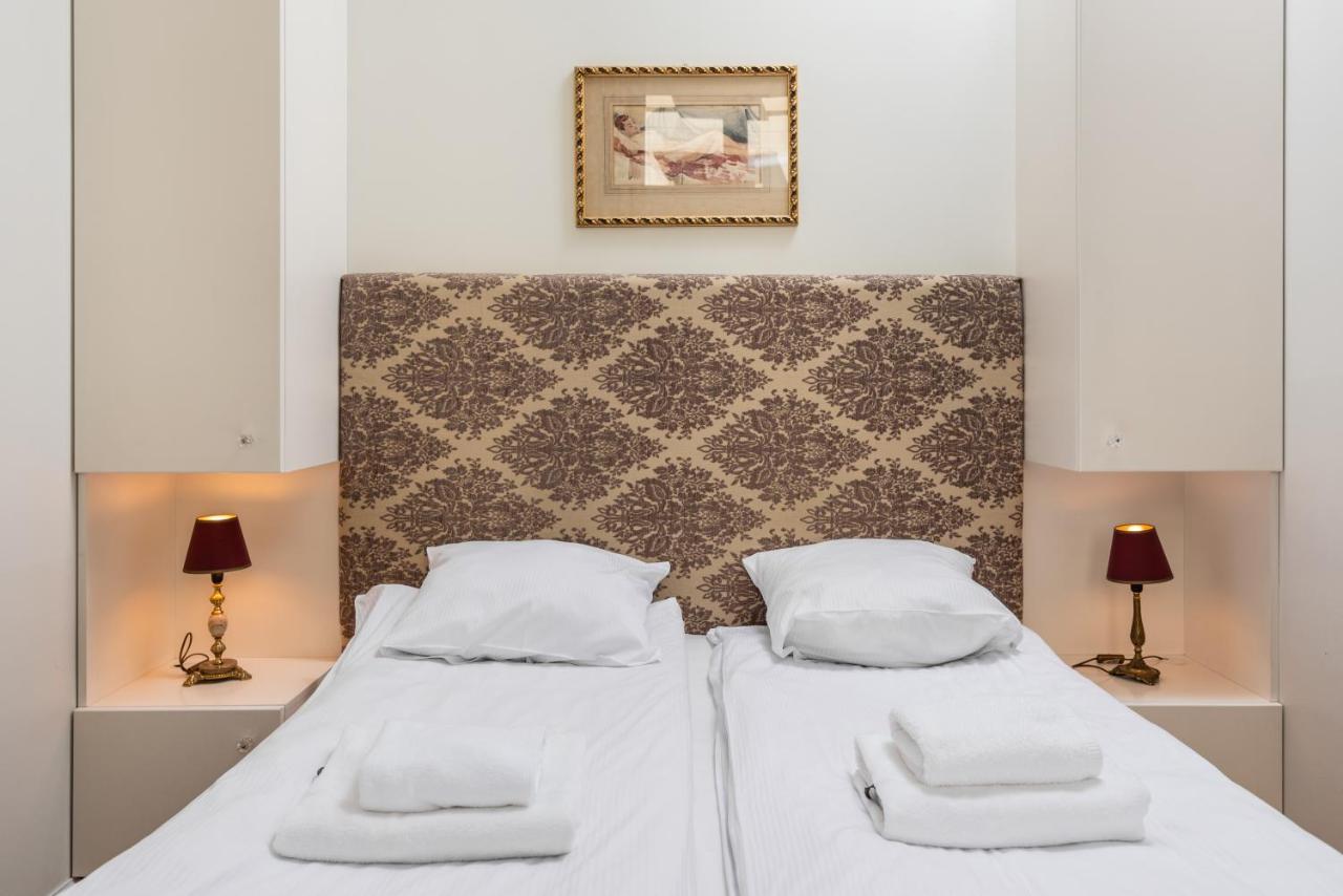 Classy Old Town Suites - By Upstairs Krakau Buitenkant foto