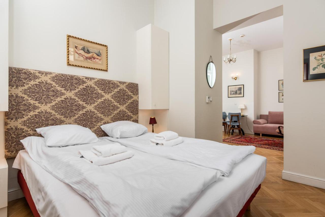 Classy Old Town Suites - By Upstairs Krakau Buitenkant foto